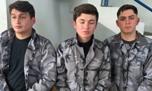 Cotopaxi! 3 Policías Capturados Lanzando Celulares a Cárcel