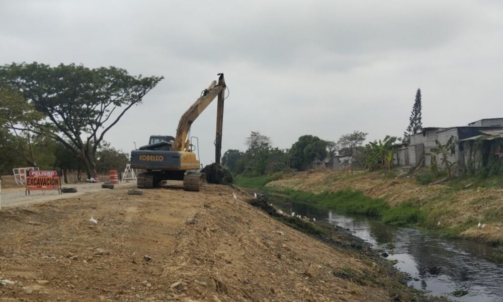 Avanza el plan de mantenimiento pluvial en Guayaquil