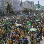 Miles respaldan a Jair Bolsonaro en mitin en Sao Paulo contra juicio por golpe de Estado