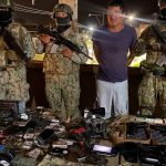 Fuerzas Armadas Detienen a Ciudadano y Decomisan Armas en Operativo en Sucre, Manabí