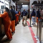 Ecuador deporta a 42 mujeres colombianas a través de Rumichaca en operativo de seguridad