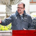 Ministro Reimberg denuncia caso de pornografía infantil y exige justicia