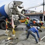 Guayaquil insiste en importar asfalto ante escasez de material