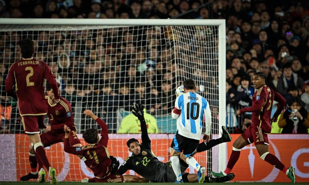 Messi Anota Doblete en Despedida de Eliminatorias