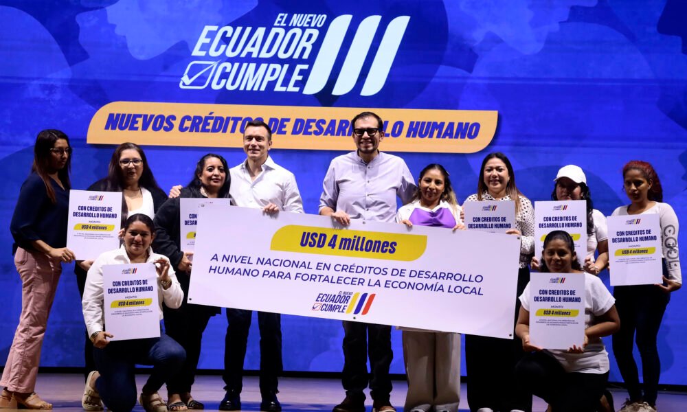 Noboa entrega USD 4M en créditos para 3.600 emprendimientos