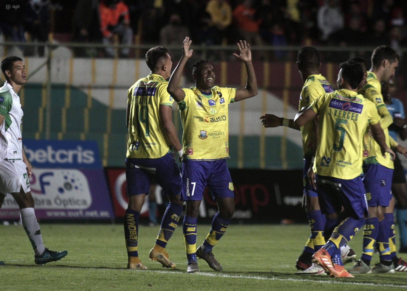 20 Jugadores Fuera por 2 Años por amaños