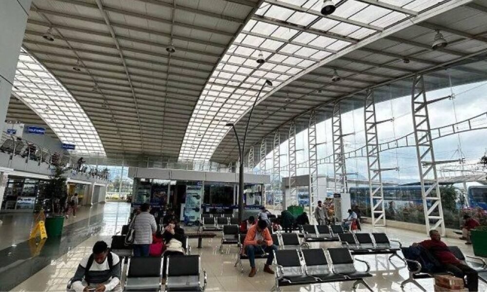 Quito activa protocolos especiales en terminales terrestres