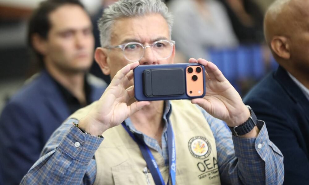 Multa por usar celular Hasta USD 32.900 por infracción grave