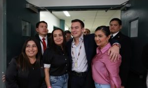 Noboa anuncia bonos a migrantes en Queens Nueva York
