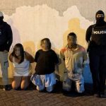 Capturan a tres personas por extorsionar a una docente